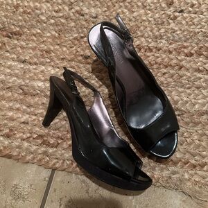 BLACK SHINY OPEN TOE HEELS